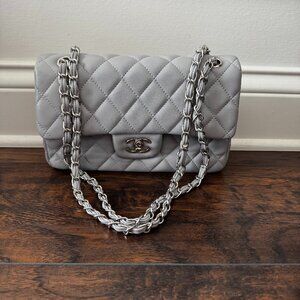 Quilted double flap shoulder bag grey silver lambskin